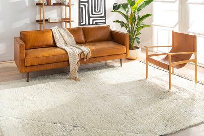 Sahara SAH-2302 2' x 3' Handmade Wool Accent Rug