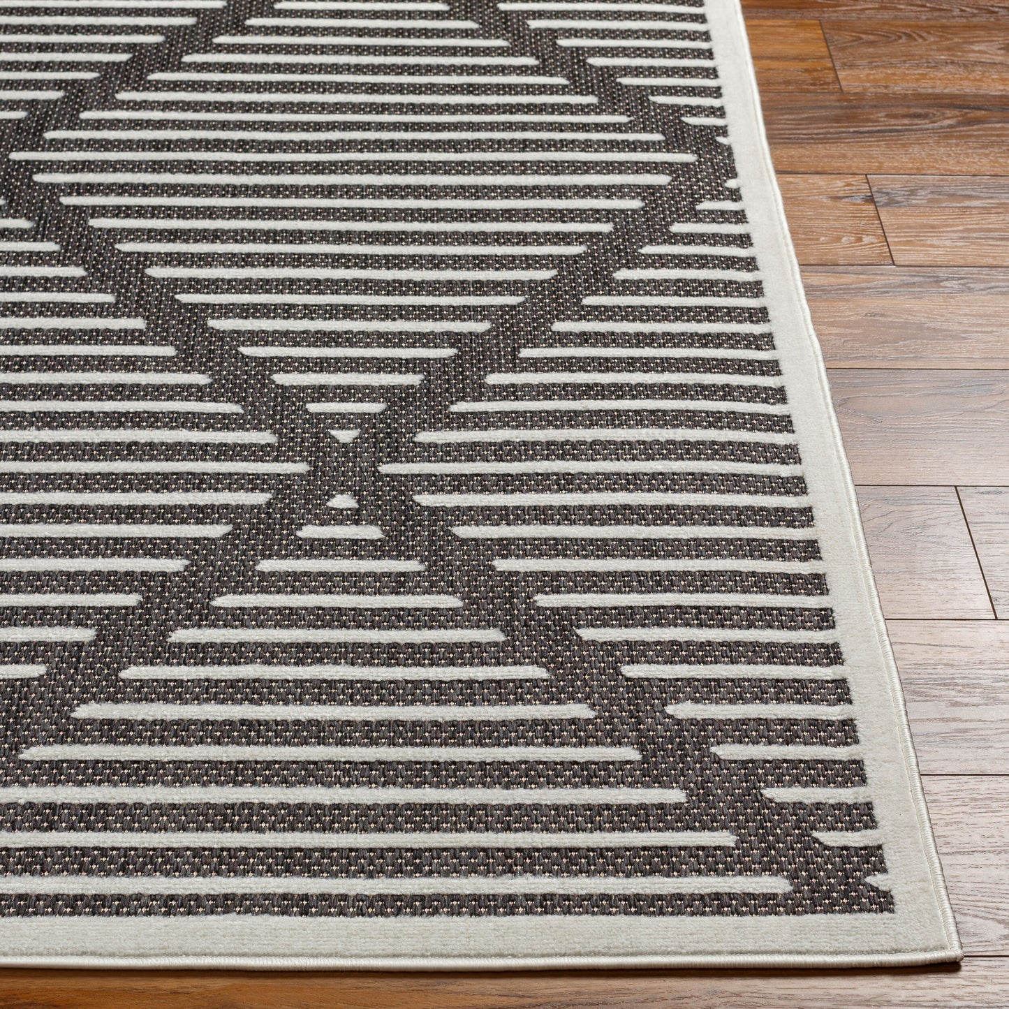 San Diego SFG-2317 5' x 7' Machine Woven Indoor/Outdoor Area Rug