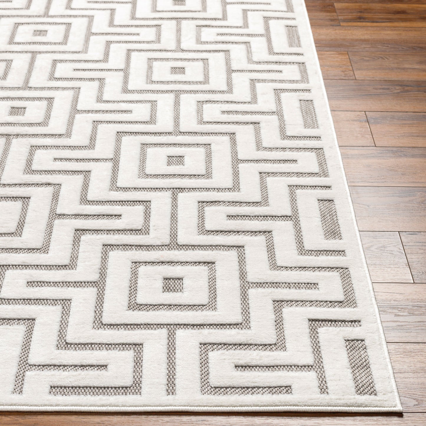 San Diego SFG-2347 5' x 7' Machine Woven Indoor/Outdoor Area Rug