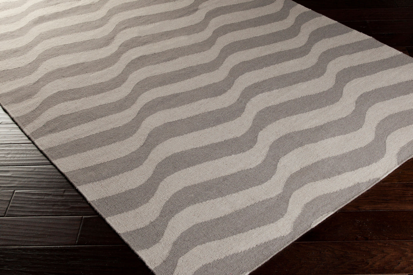 Sheffield Market SFM-8010 2' x 3' Handmade Wool Accent Rug