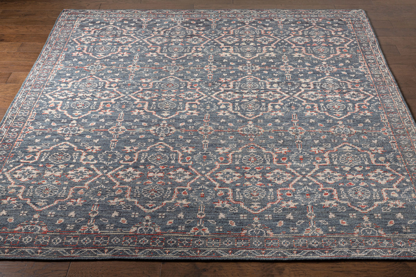 Smyrna SMY-2300 2' x 3' Handmade Wool Accent Rug
