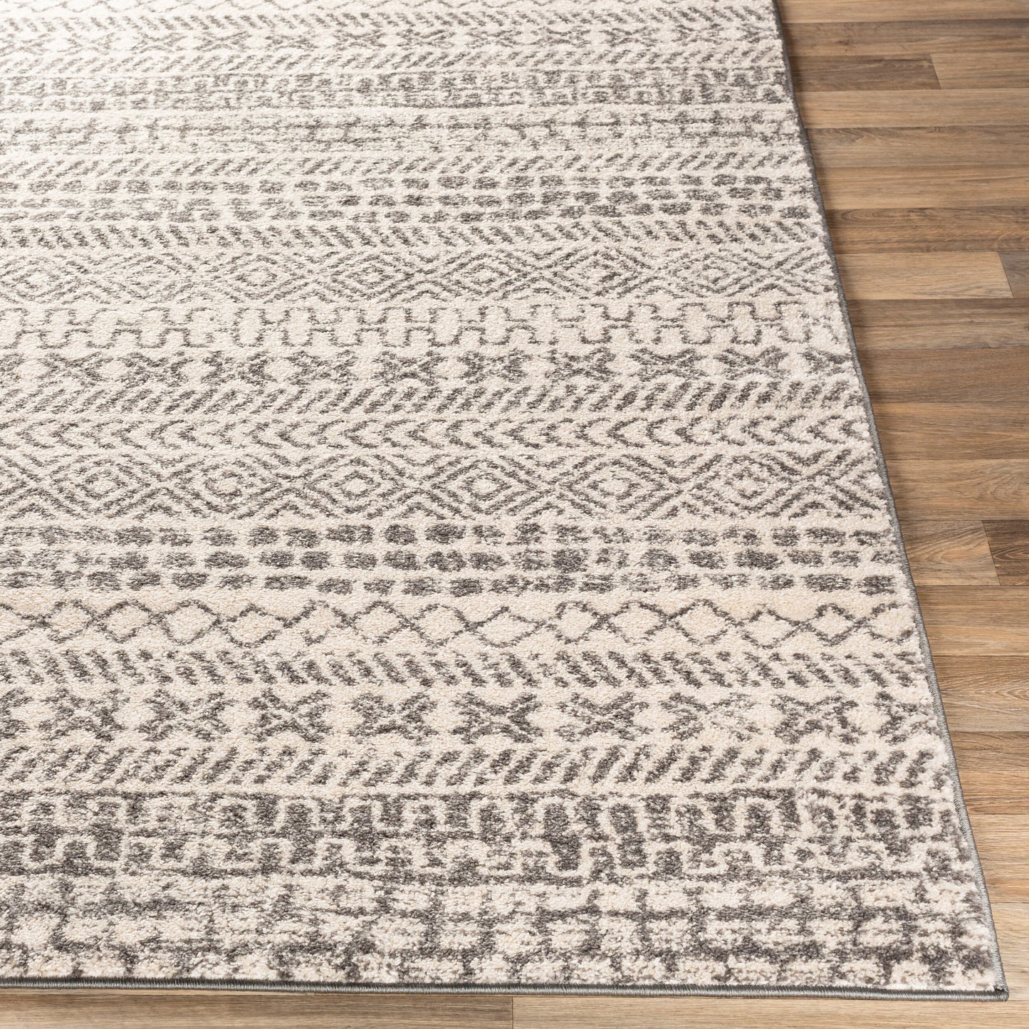 Sunderland SUN-2304 5' x 7' Machine Woven Area Rug
