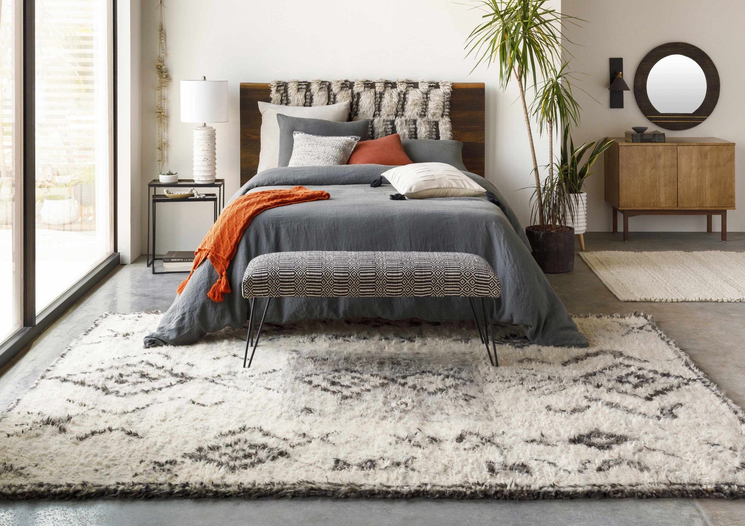 Bedding : PYT-1001,DAW-2001,Decorative Accents : ORC-002,Furniture : NAK-001,AUA-001,Mirrors : HVL-002,Pillows : CDR-003,FAO-003,EDN-001,Rugs : CME-2301,SAH-2310,TAH-3703,Table Lamps : RWD-001,Throws : IDA-1000,Wall Sconces : JLH-001