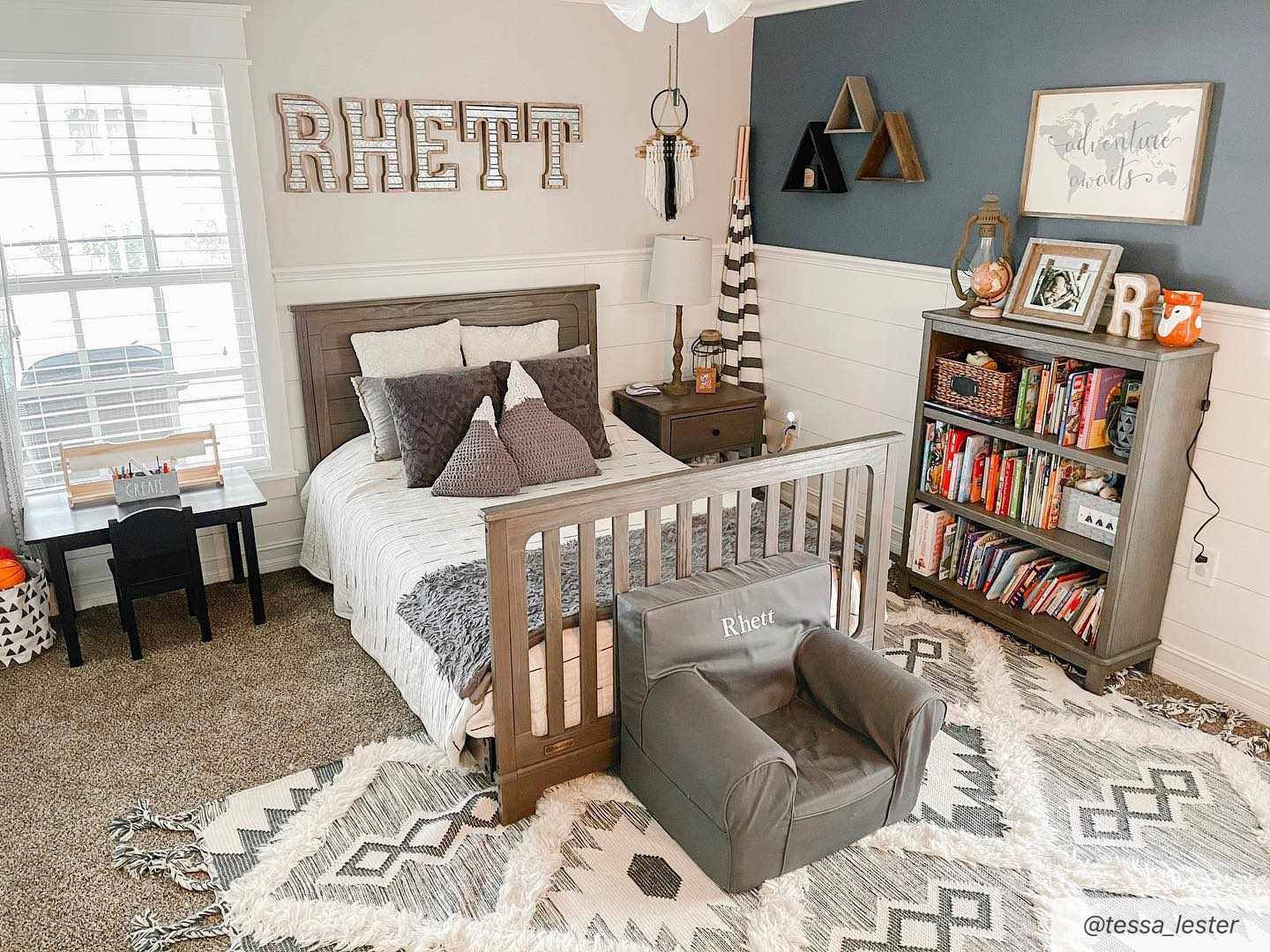 Apache APA-2303 Hand Woven Rug