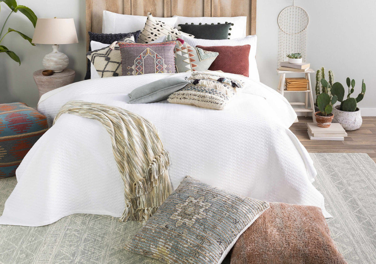 Bedding : BIL-1000,Decorative Accents : RMR-250,Floor Pillows : FKT-003,CVN-008,Furniture : BAS-001,Pillows : KRN-003,DRI-002,BSB-001,CV-021,SGI-002,QCV-009,JTI-003,AKN-003,CPR-004,Pouf : DIA-004,Rugs : NCS-2312,Table Lamps : OSS-001,Throws : TEE-1001,Wall Hangings : PTI-1000