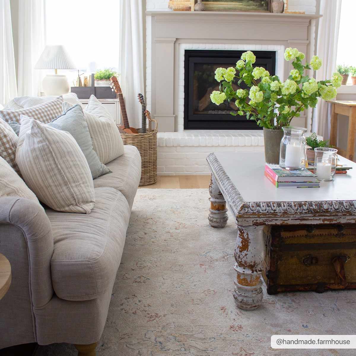 Amore AMO-2321 Machine Woven Rug