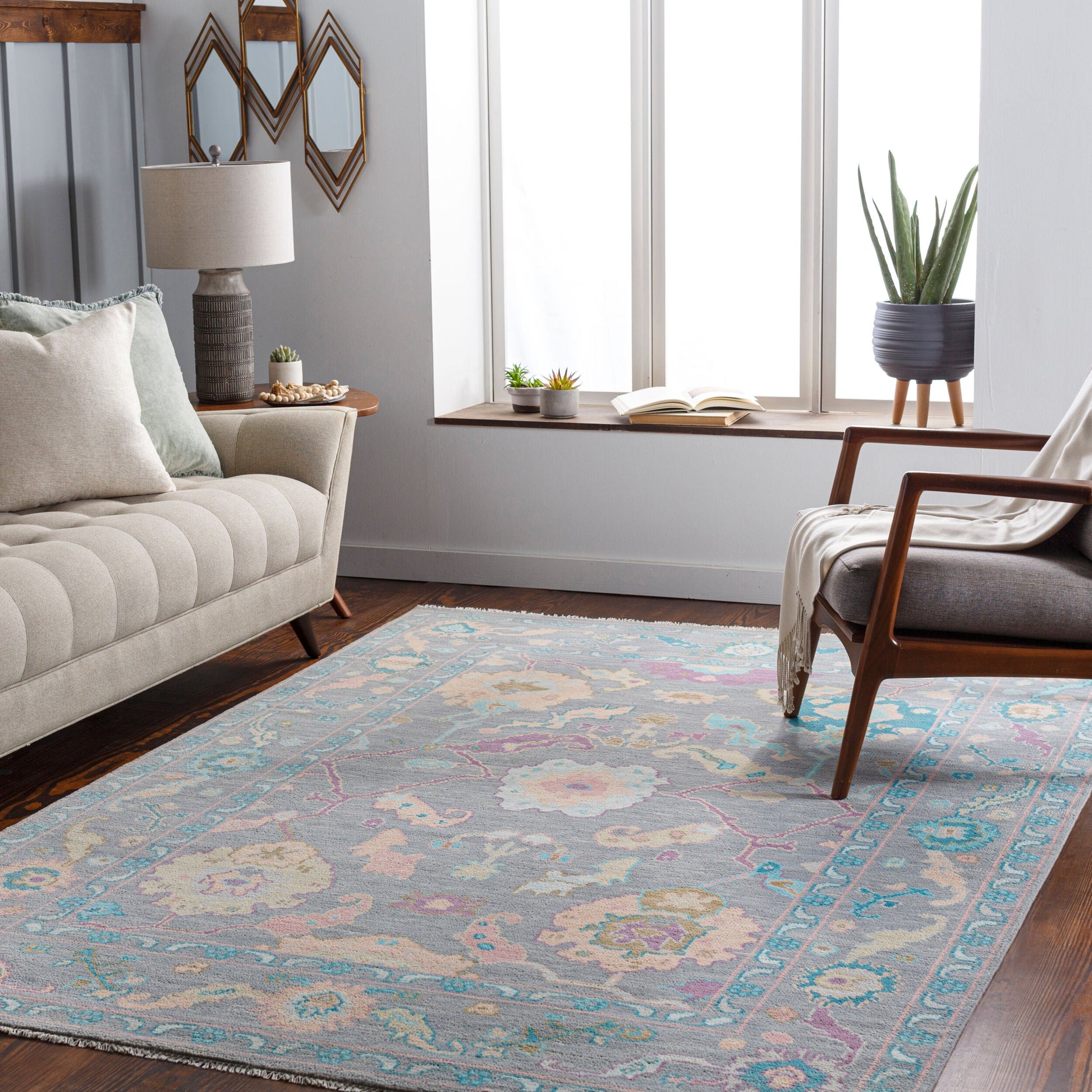 Ushak USK-2300 Hand Knotted Rug