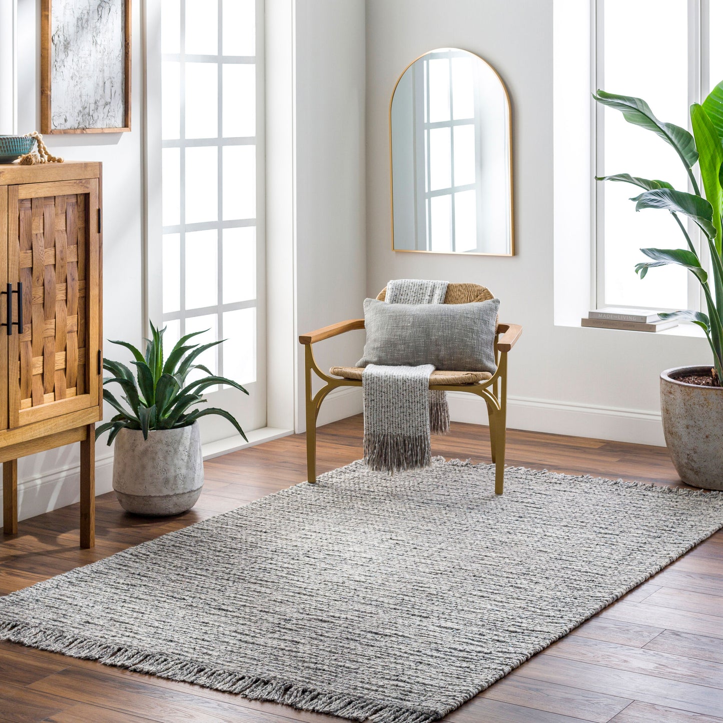 Valeria VAE-2301 2' x 3' Handmade Accent Rug