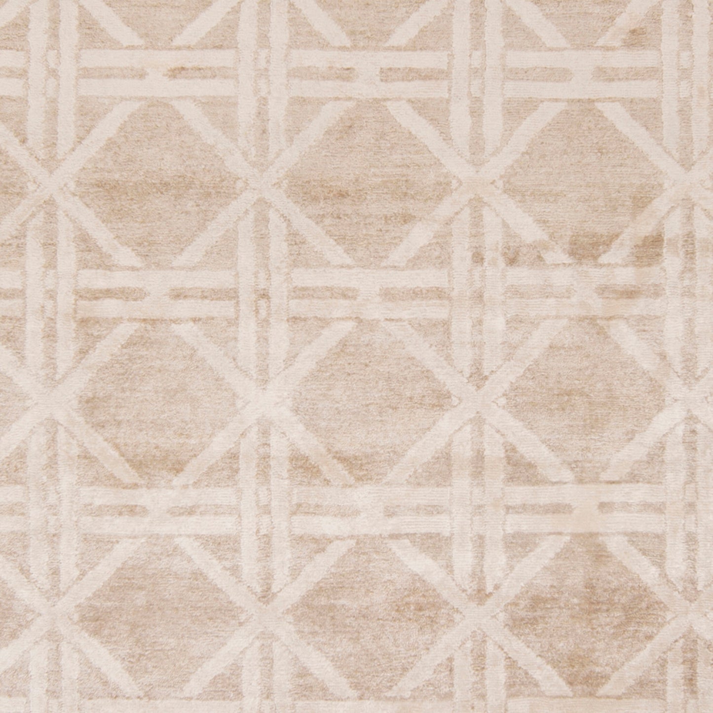 Vanderbilt VAN-1003 2' x 3' Handmade Faux Silk Accent Rug