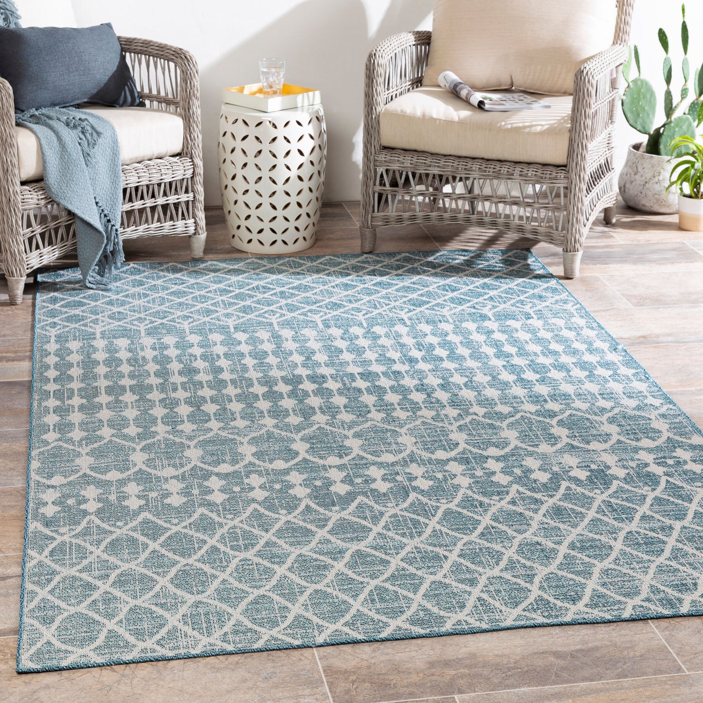 Veranda VRD-2307 Alfombra tejida a máquina para interiores y exteriores de 6' x 9'