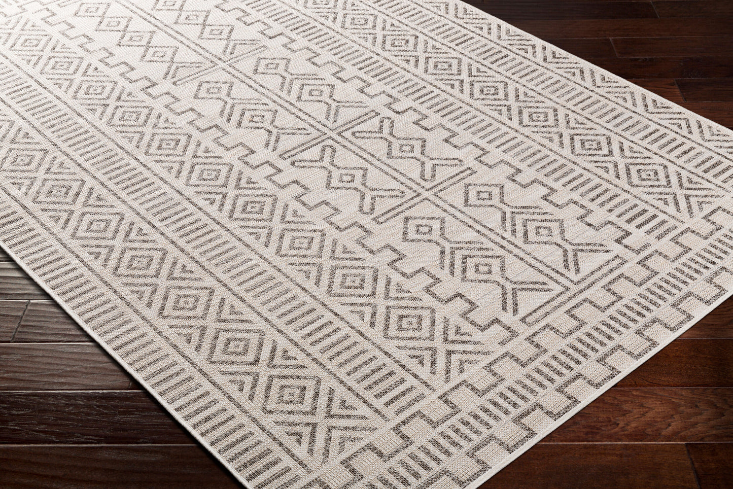 Veranda VRD-2318 Alfombra tejida a máquina para interiores y exteriores de 5' x 7'