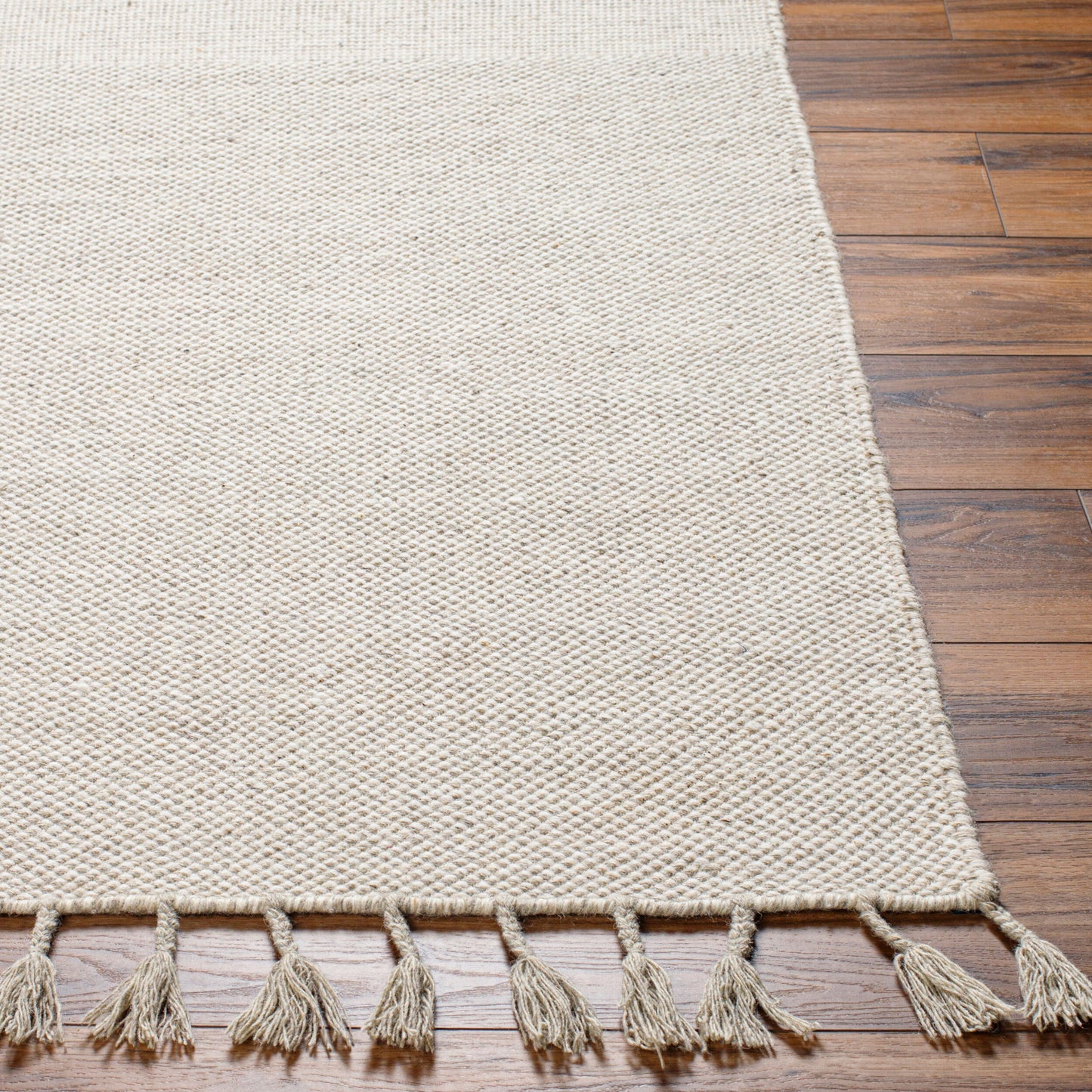 Vivian VVI-2300 5' x 7' Handmade Wool Area Rug
