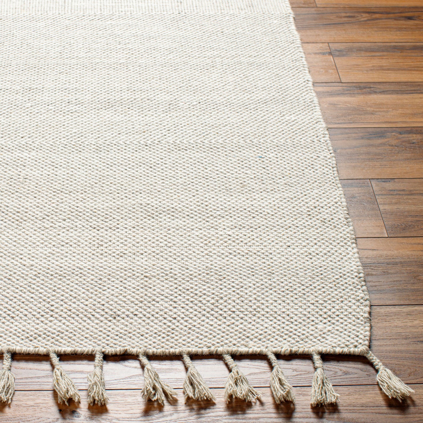 Vivian VVI-2301 5' x 7' Handmade Wool Area Rug