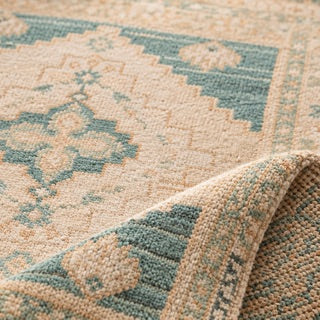 Close-up of the hand-tied knots on the Anadolu AAU-2301 hand-knotted rug